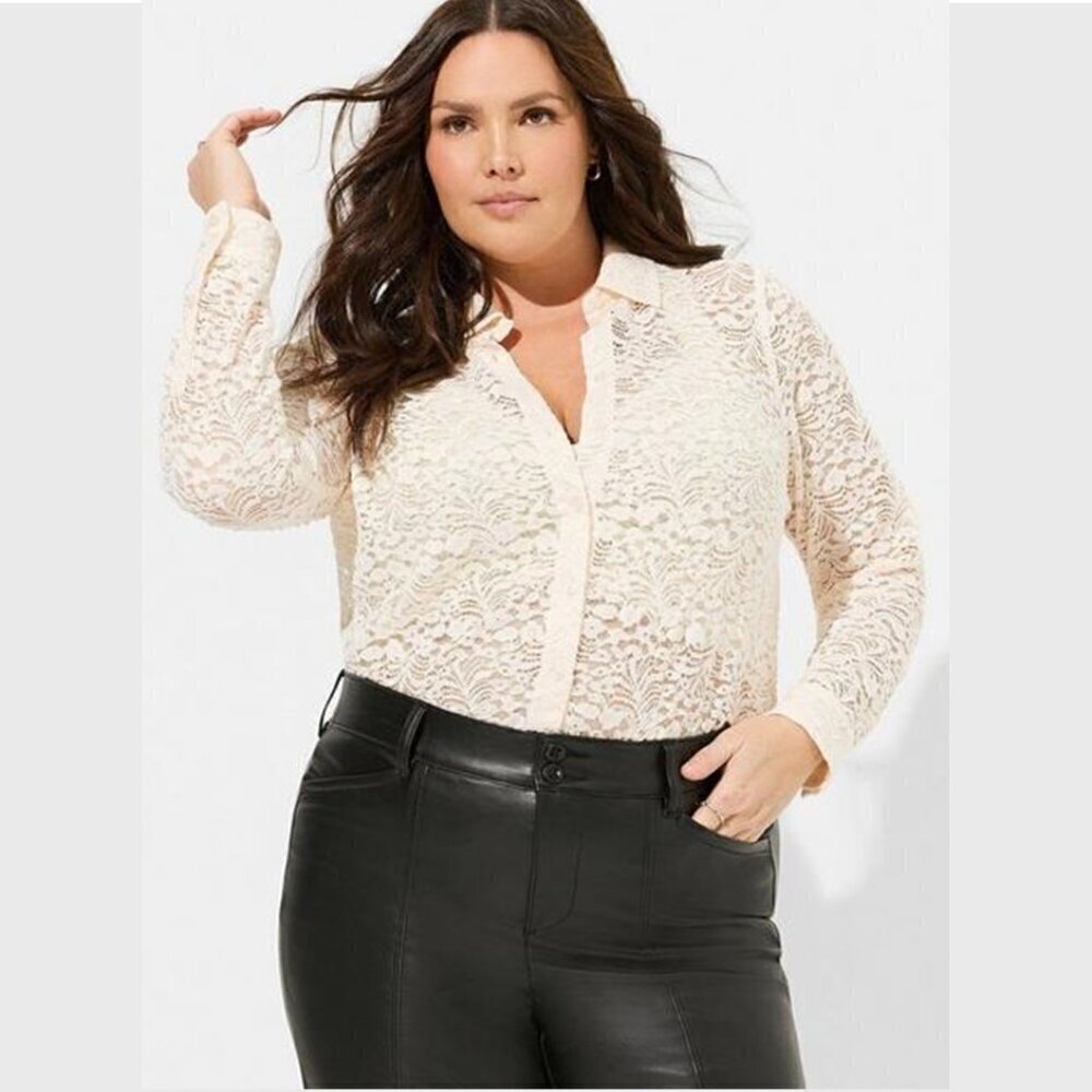 Torrid - Lizzie Chenille Lace Button Up Shirt in Dew Off-White